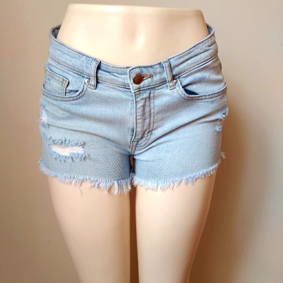 H&M Distress Denim Shorts - Picture 10 of 10